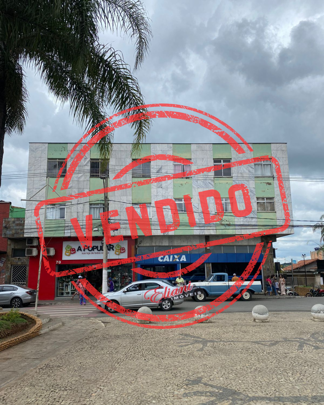 Vermelho Minimalista Amor Dia dos Namorados Post para Instagram